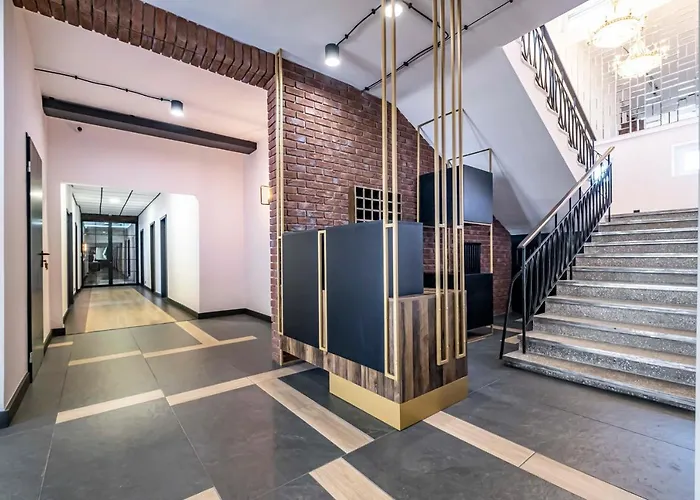 Vola بيت شباب وارسو